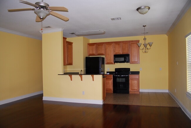 Building Photo - 1344 Tropical Cv