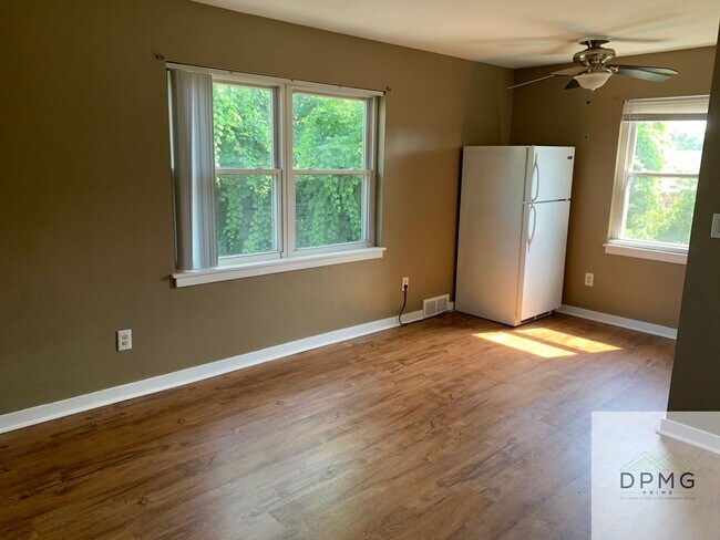 Building Photo - 124 W South St