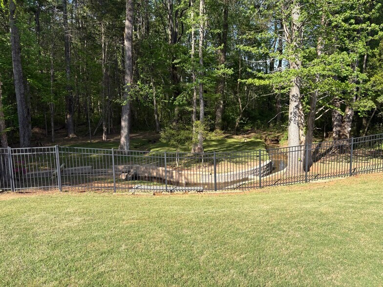 Building Photo - 123 Chelsea Park