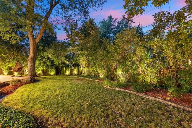 Building Photo - 623 Echo Ln