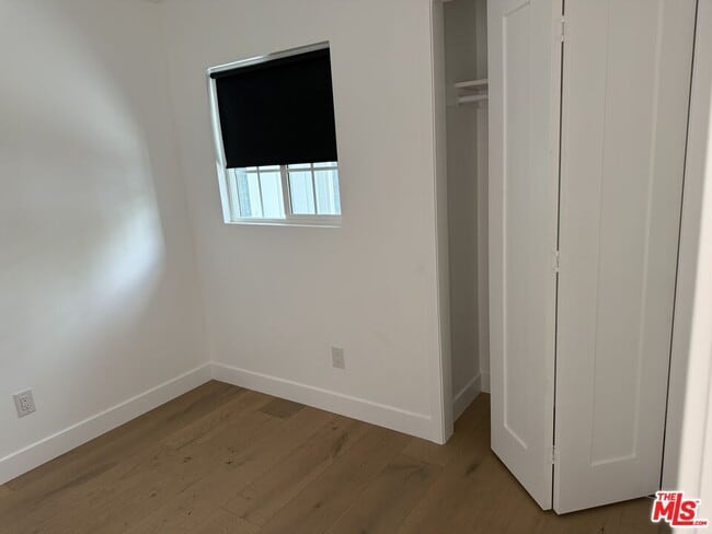 Building Photo - 9506 San Pedro St