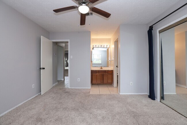 Building Photo - 4623 Whispering Rock Ln