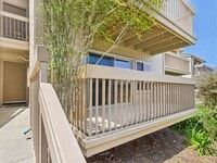 Building Photo - 2 bedroom Kimberly Place Condo - Includes ...