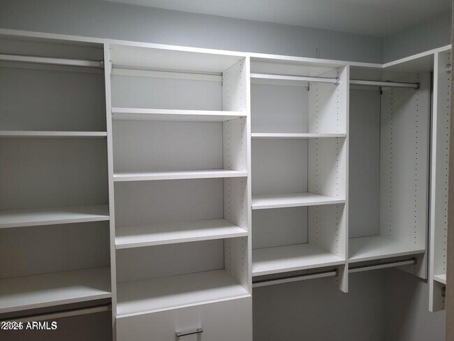 Building Photo - 2821 E Cortez St