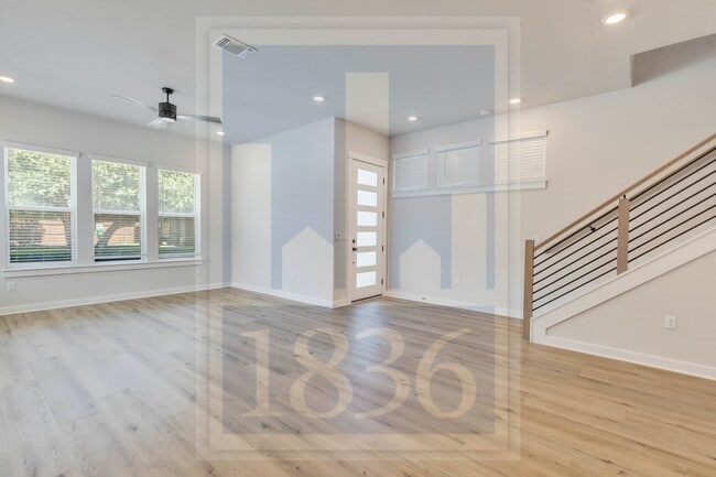 Building Photo - 13621 Defiance Pass