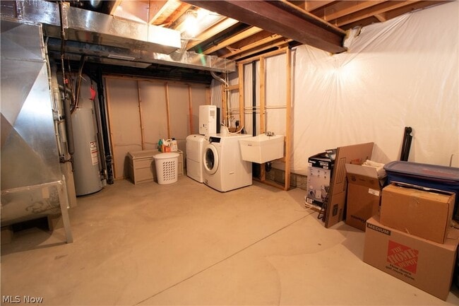 Building Photo - 4977 Lake View Dr