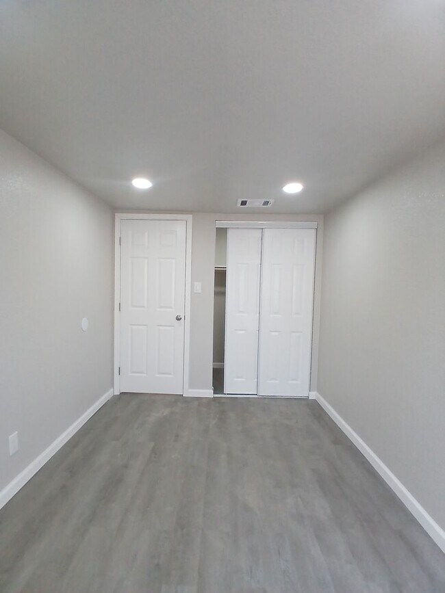 Building Photo - Charming Renovated 3-Bedroom Home for Rent