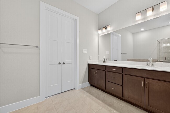 Building Photo - 24110 Blooming Daisy Cir