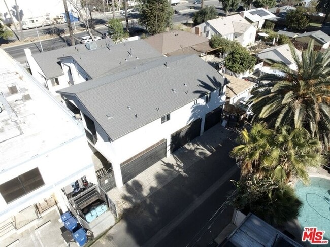 Building Photo - 17610 Sherman Way