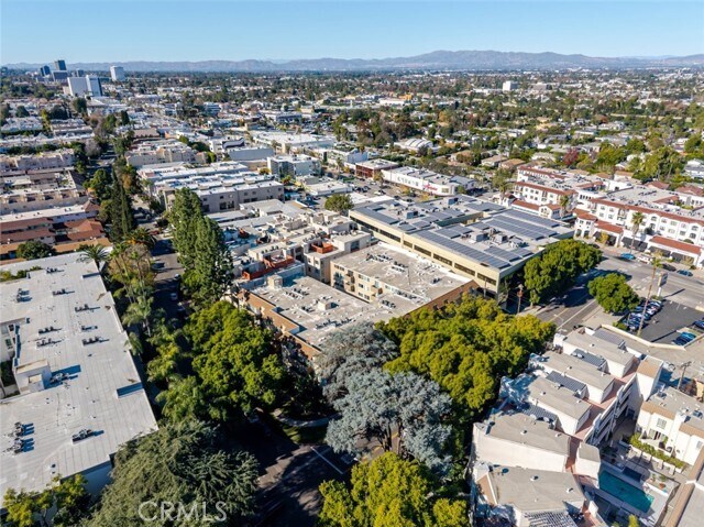 Building Photo - 14141 Dickens St