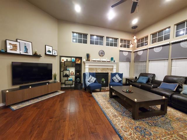 Building Photo - 3300 Glenmoor Dr
