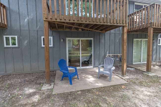 Building Photo - 105 N Garth Ave