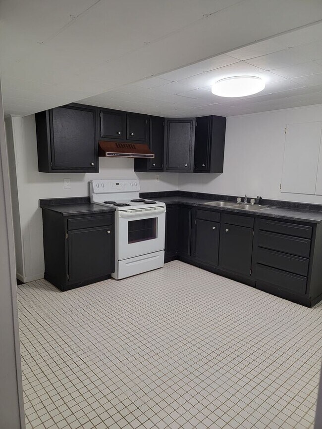 Building Photo - 207 25th St NW