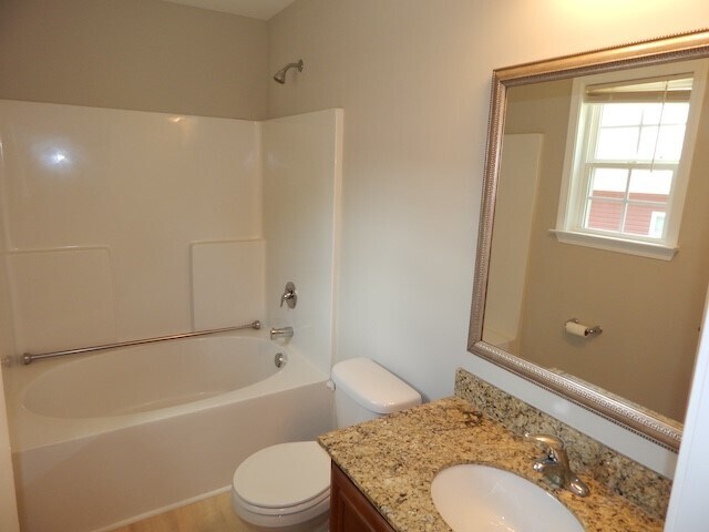 Building Photo - 415 Laurel Grove Ct