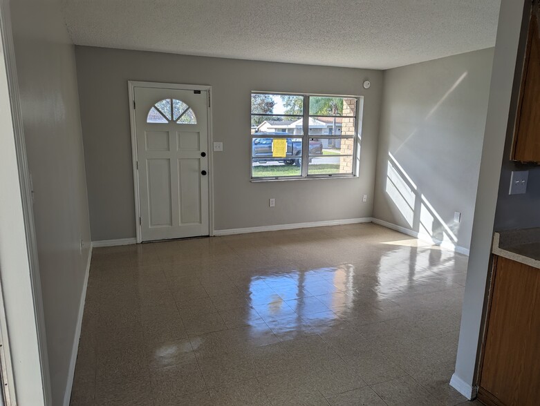 Building Photo - 1302 N Nancy Ter