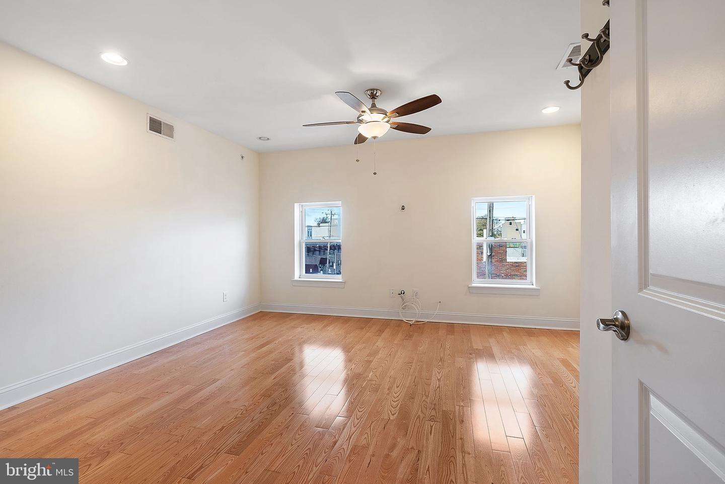 Building Photo - 1347 S 20th St