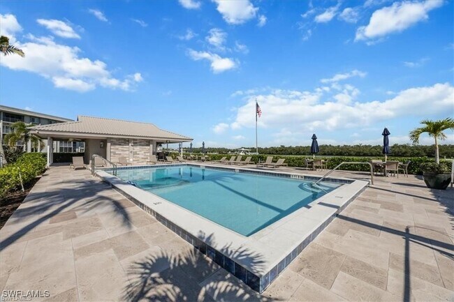 Building Photo - 309 Goodlette-Frank Rd