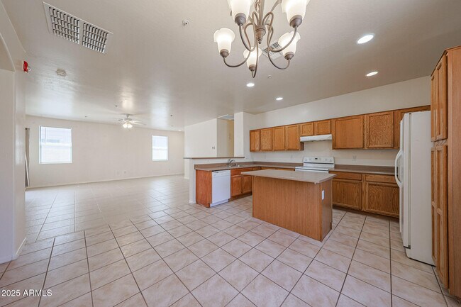 Building Photo - 16925 W Nottingham Way