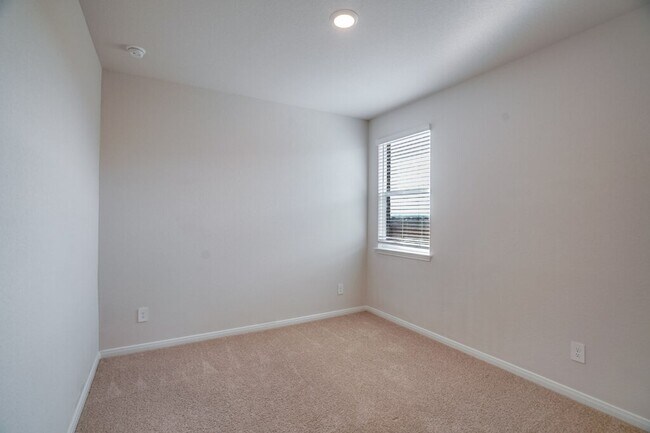 Building Photo - 152 Docile Lp