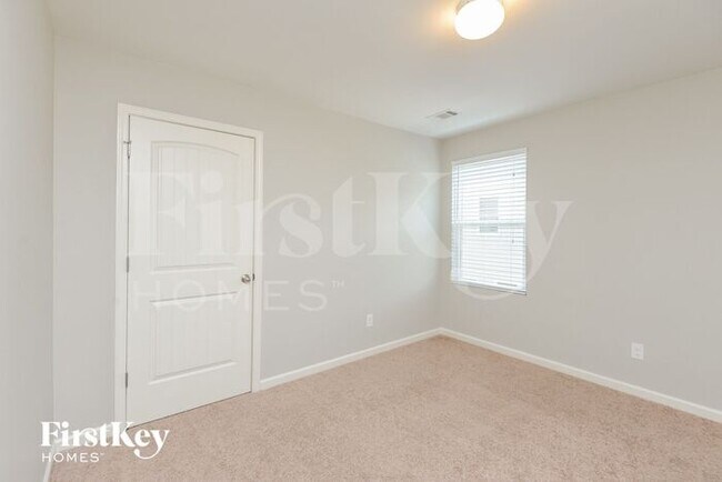 Building Photo - 5884 Cheshire Cove Trail