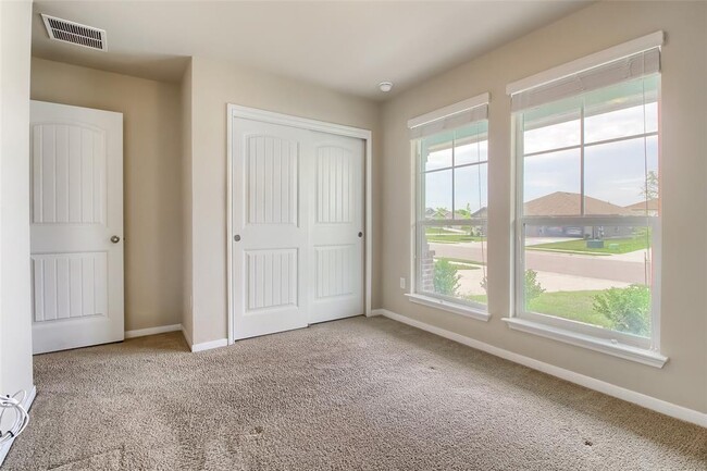 Building Photo - 102 Sulphur River Lp