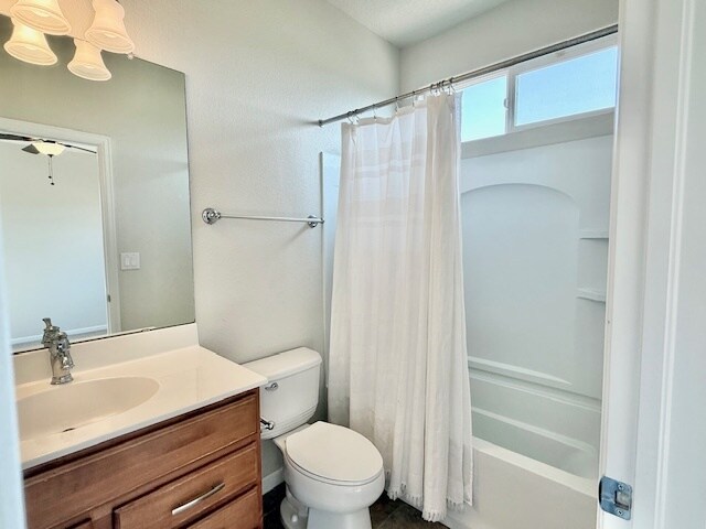 Building Photo - 15 Los Miradores Dr NE