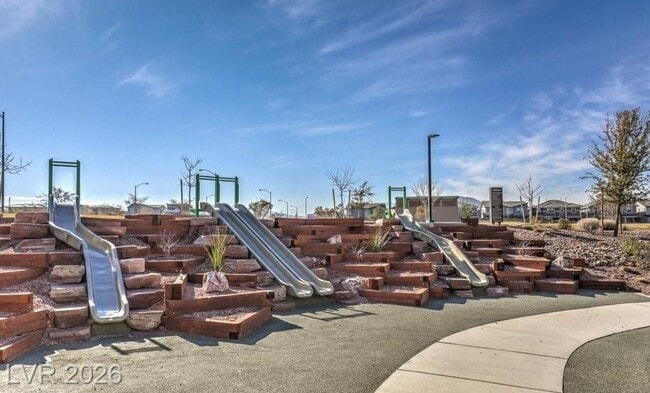 Building Photo - Spacious Henderson Townhome with Balconies and Resort Amenities