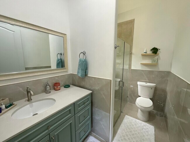 Building Photo - 12132 Quercus Ln