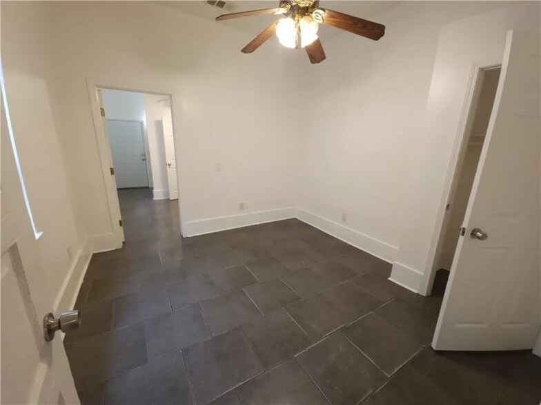 Building Photo - 8403 Apricot St
