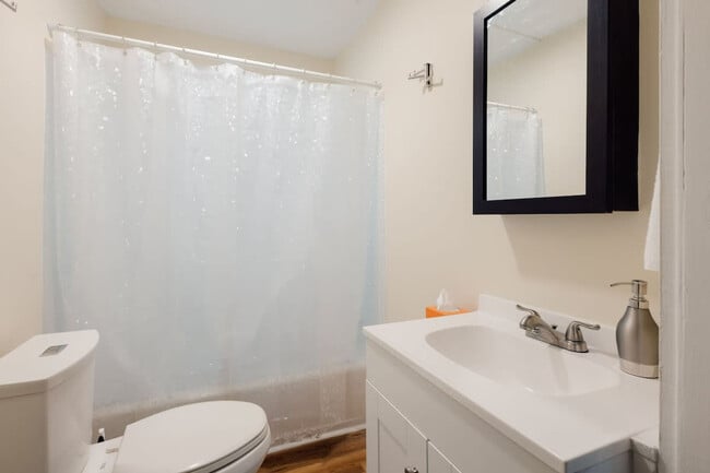 Building Photo - 217 Highland Ave