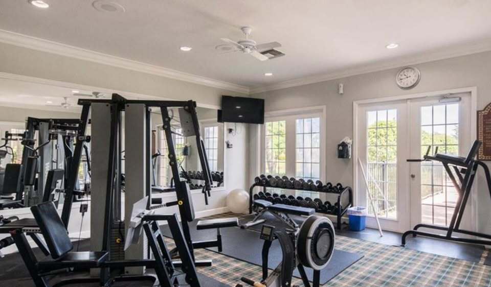 Building Photo - 1875 Florida Club Dr