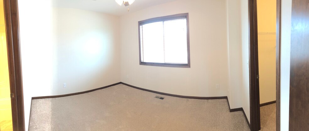 Second Bedroom - 1914 Wrigley St