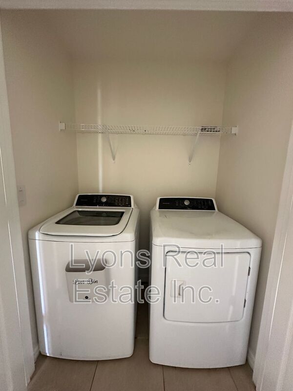 Building Photo - 5521 Gillot Blvd