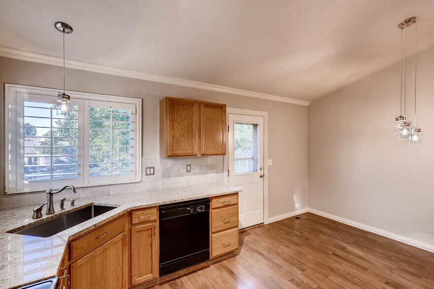 Building Photo - 802 S Tyler Ave