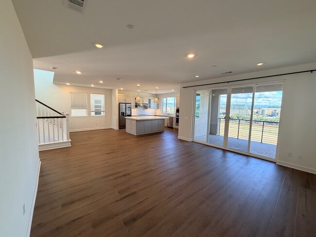 Building Photo - 513 Proton Pl