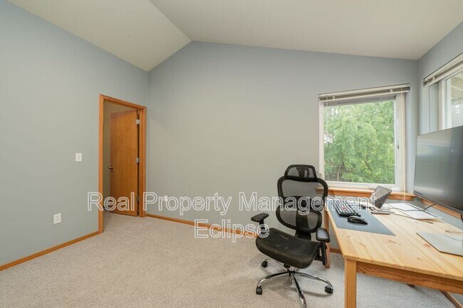 Building Photo - 1145a N 91st St
