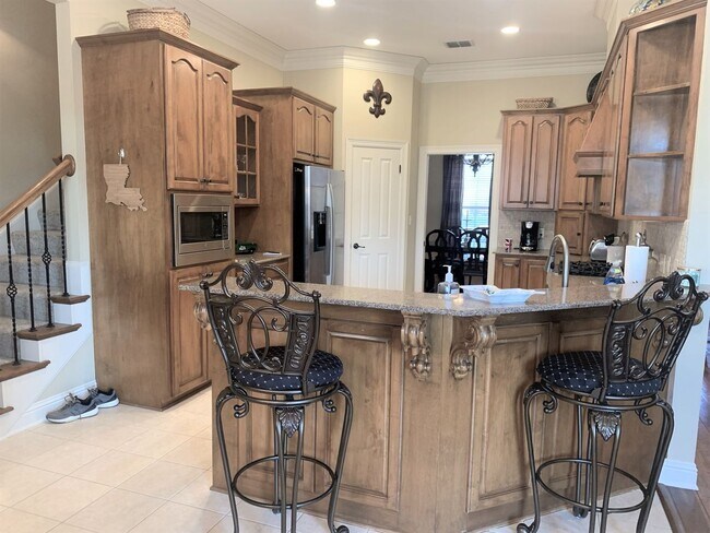 Building Photo - CARRIAGE OAKS CROSSING