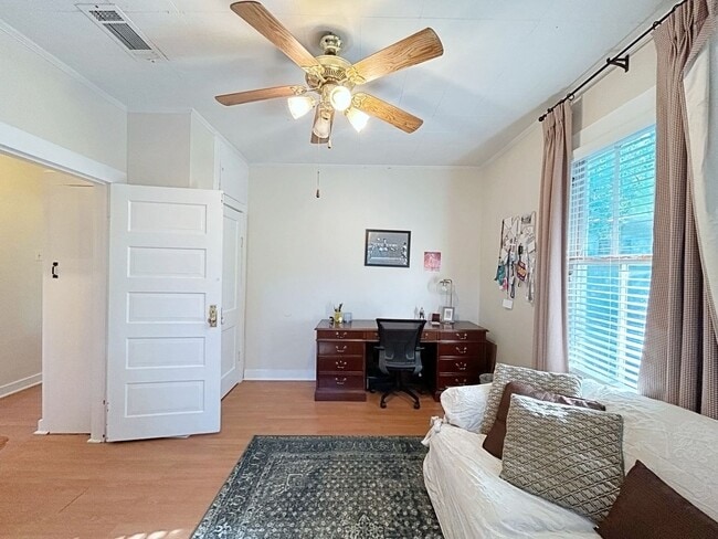 Building Photo - 3 Bedroom House in Capital Heights