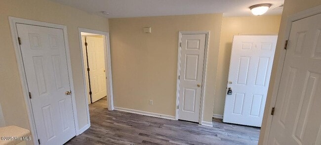 Building Photo - 3960 Winds Ridge Dr