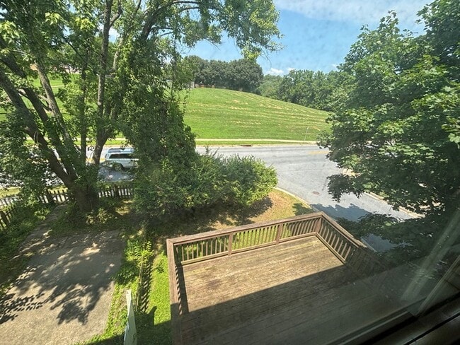 Building Photo - 3 Bedroom Semidetached Home