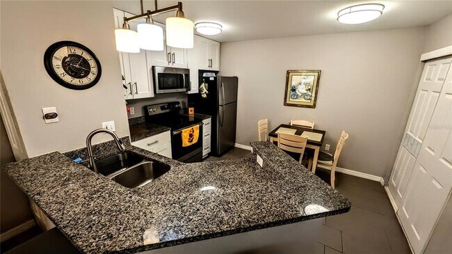 Building Photo - 850 S Tamiami Trl