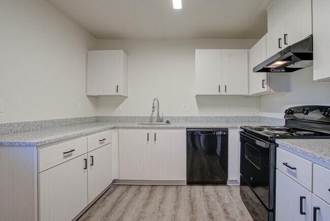 Building Photo - Country Living with Modern Flair: Wake up to the sounds of nature, Live Minutes from Everything