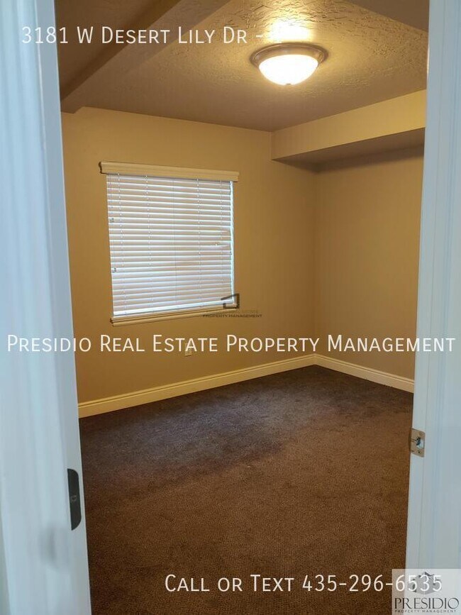 Building Photo - 3181 W Desert Lily Dr