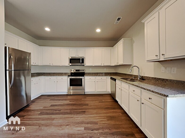 Building Photo - 7220 Static Wy