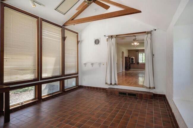 Building Photo - 2065 Chalmers Dr