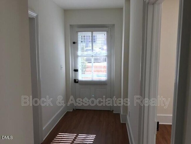 Building Photo - 309 E Lane St