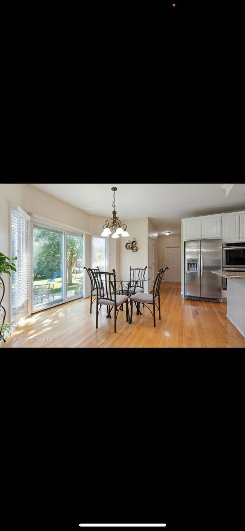 Building Photo - BEAUTIFUL HOUSE- 4+1 bsmt bedroom, 3.5 bat...
