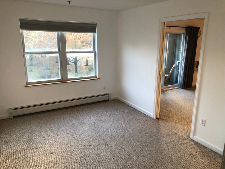 Building Photo - 305 Lime Kiln Rd