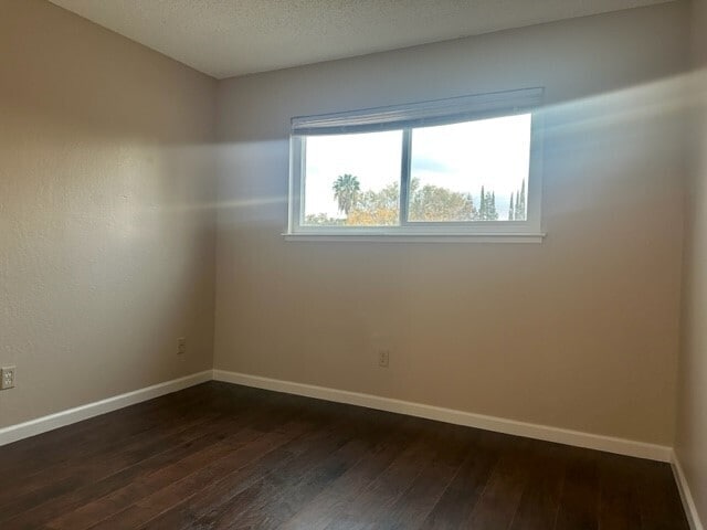 Building Photo - Beautifully Updated 4-Bedroom Home