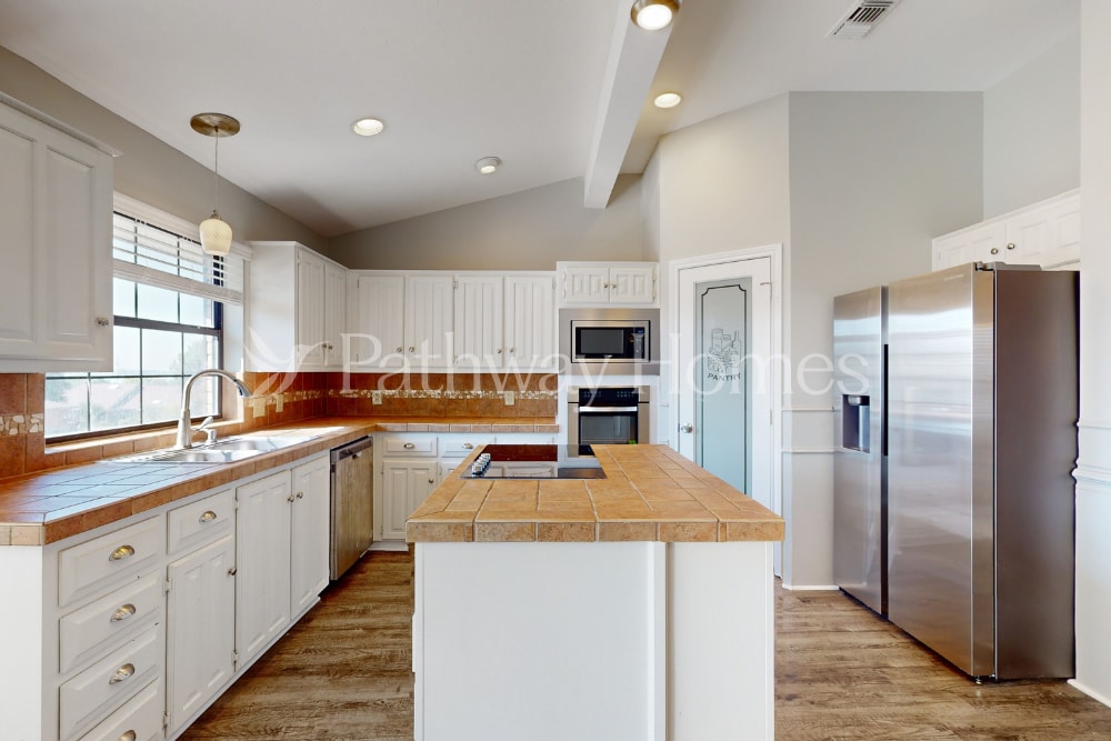 Building Photo - 608 Westway Dr